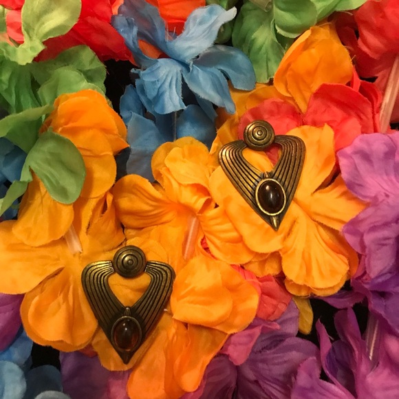 Earrings - Picture 9 of 16